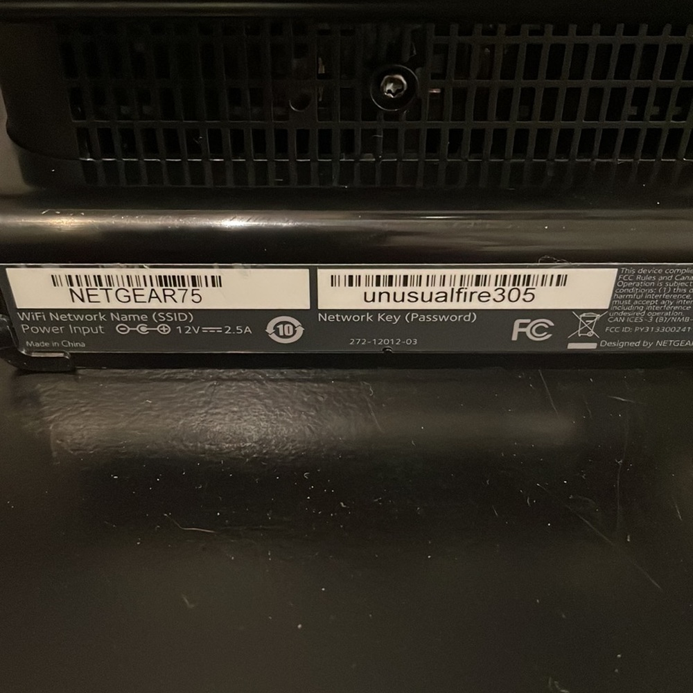 NetGear N600 WiFi Cable Modem Router Model C3700, Black - Picture 7 of 9
